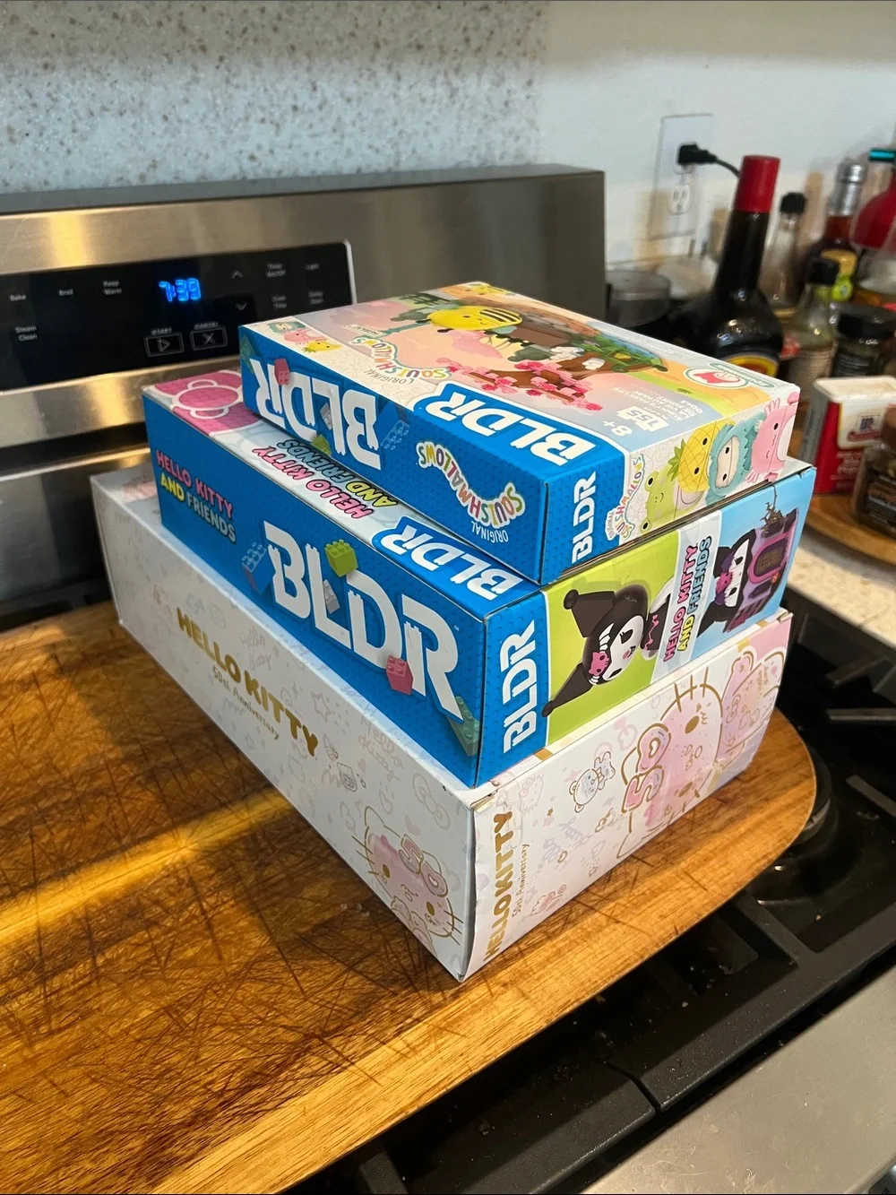 ✨Sanrio Hello Kitty 50th Nesting Figures & BLDR Building Blocks Toy Bundle Set 🥰